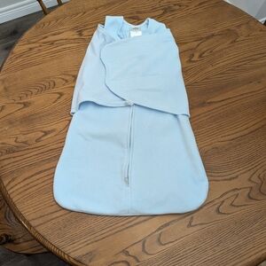 Halo Sleep Sack Swaddle 3-6 months light blue GUC. Fleece.